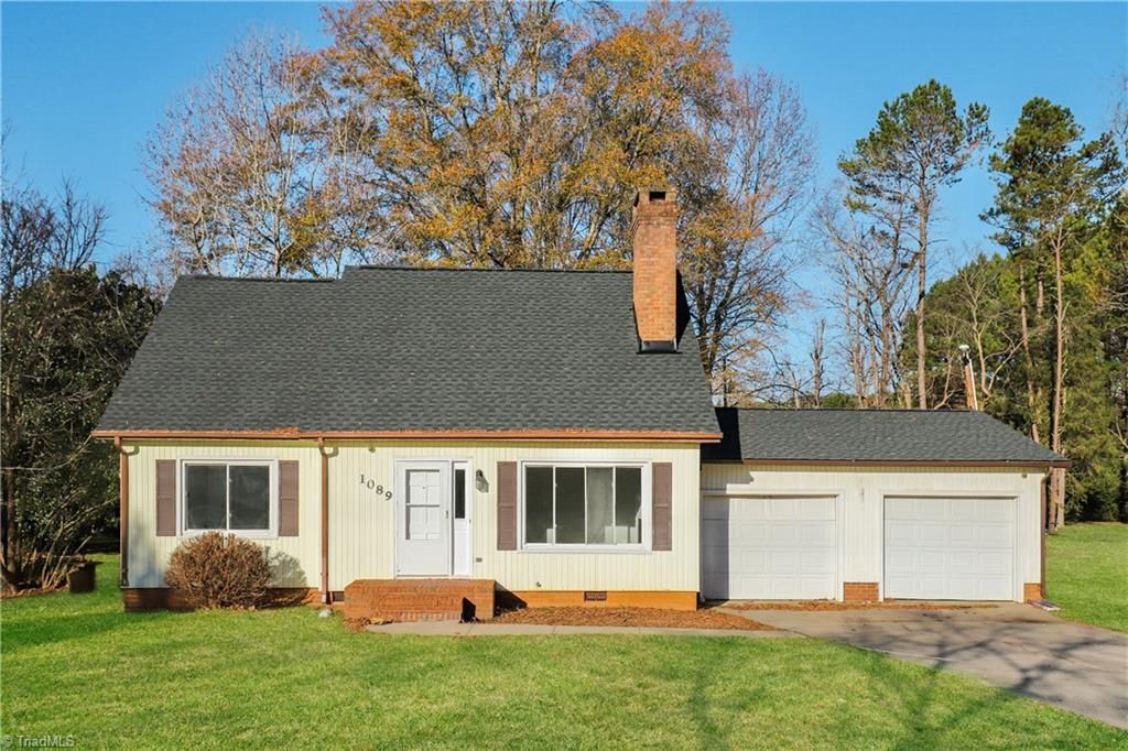 1089 Valley Drive, Graham, NC 27253