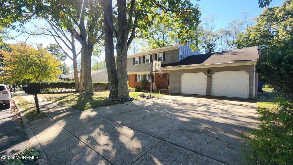 102 Orange Street, Oakhurst, NJ 07755