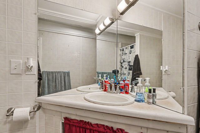 436 S Westnedge Court, Kalamazoo City, MI 49008