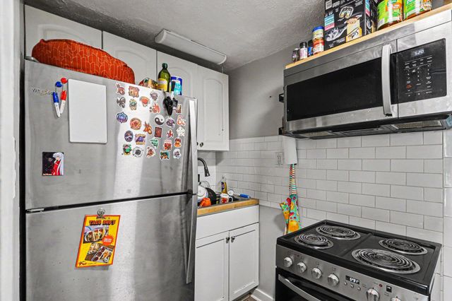 436 S Westnedge Court, Kalamazoo City, MI 49008