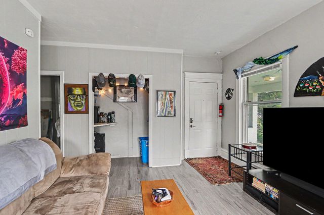 436 S Westnedge Court, Kalamazoo City, MI 49008