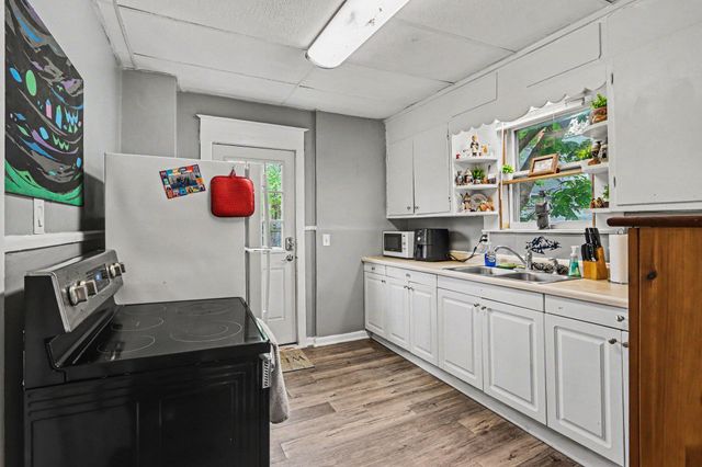 436 S Westnedge Court, Kalamazoo City, MI 49008