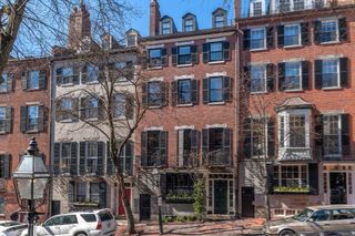 9 Chestnut St, Boston, MA 02108