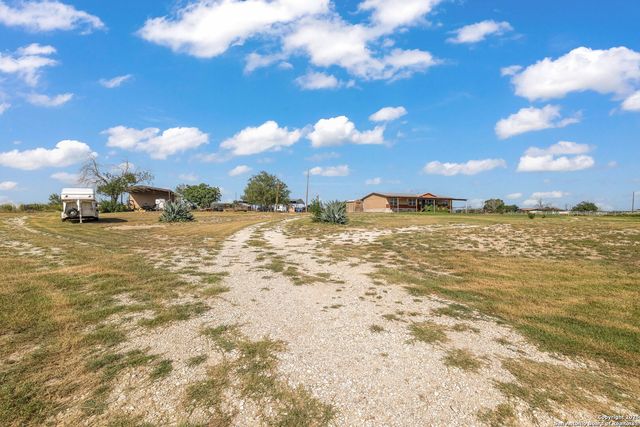 18434 Fm 471, Natalia, TX 78059