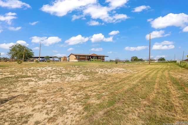 18434 Fm 471, Natalia, TX 78059