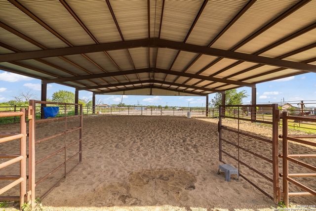 18434 Fm 471, Natalia, TX 78059