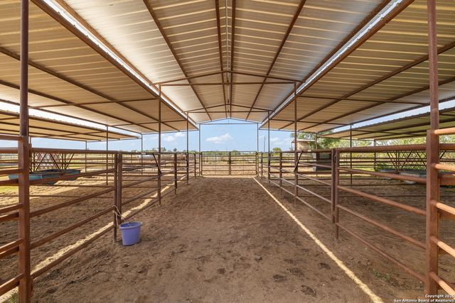 18434 Fm 471, Natalia, TX 78059