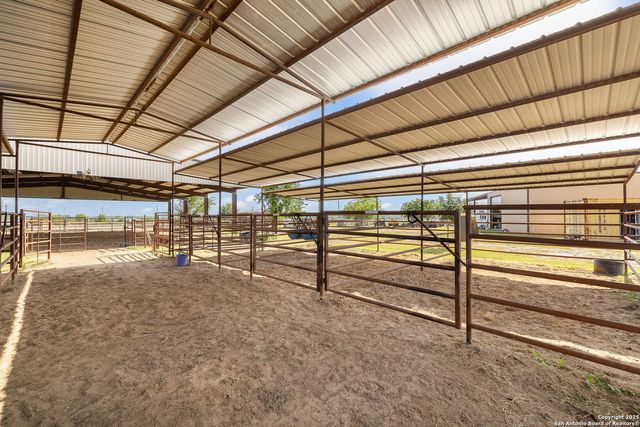 18434 Fm 471, Natalia, TX 78059