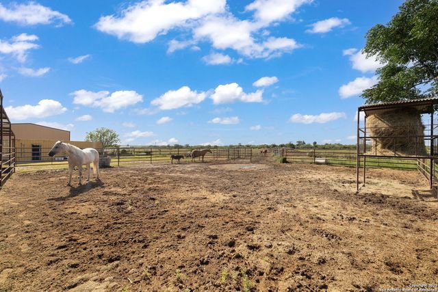 18434 Fm 471, Natalia, TX 78059