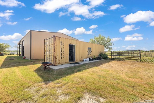 18434 Fm 471, Natalia, TX 78059