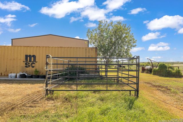 18434 Fm 471, Natalia, TX 78059