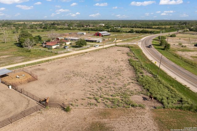 18434 Fm 471, Natalia, TX 78059