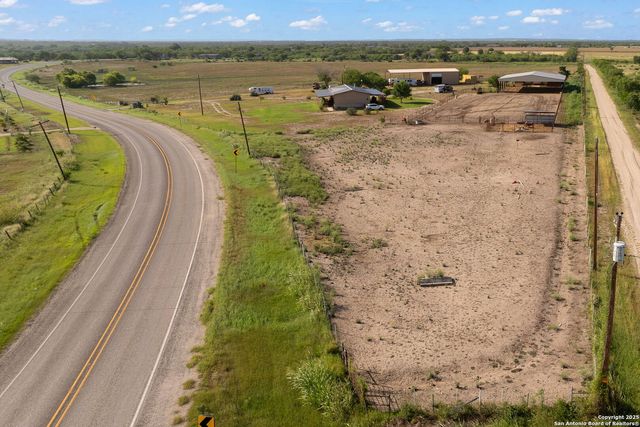 18434 Fm 471, Natalia, TX 78059