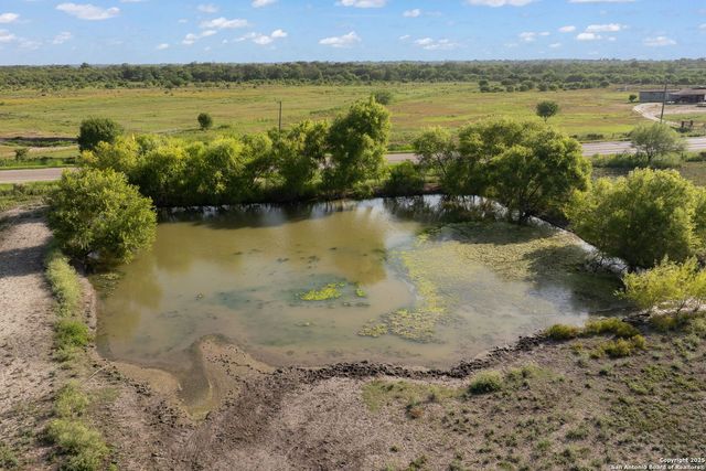 18434 Fm 471, Natalia, TX 78059