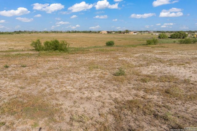 18434 Fm 471, Natalia, TX 78059