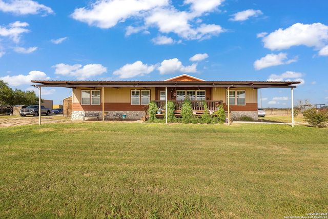 18434 Fm 471, Natalia, TX 78059
