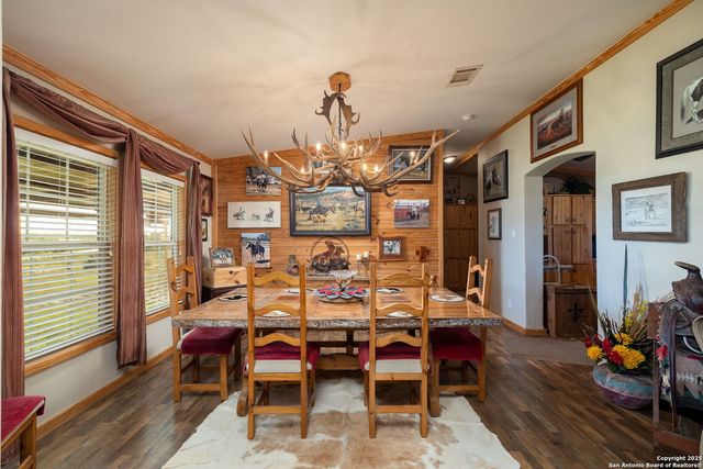 18434 Fm 471, Natalia, TX 78059