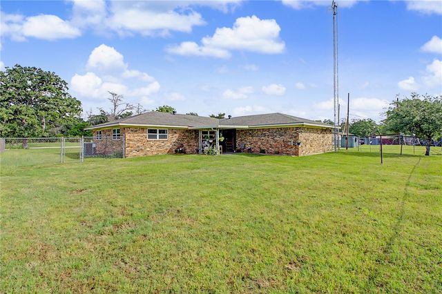 11576 Carter Lane, Bryan, TX 77808