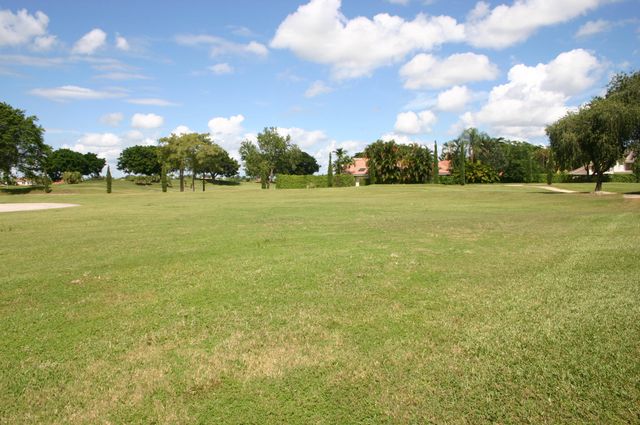 2390 Muir Circle, Wellington, FL 33414