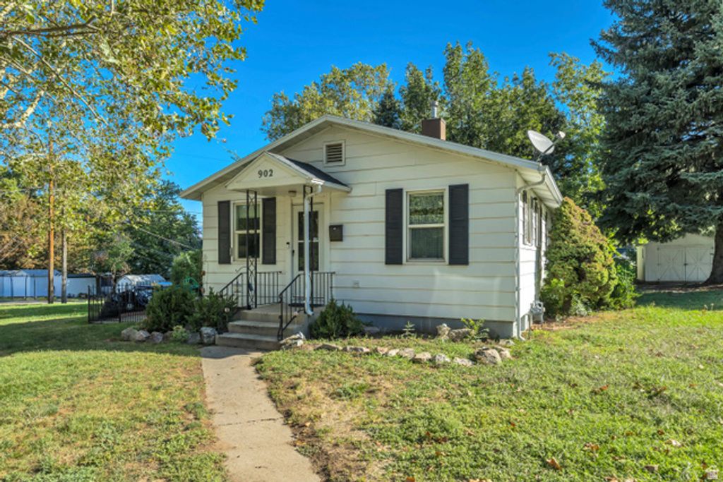 902 GRANDVIEW DR, Ogden, UT 84403 — exterior