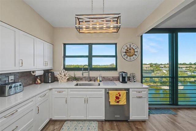 5408 EAGLES POINT CIRCLE 302, Sarasota, FL 34231
