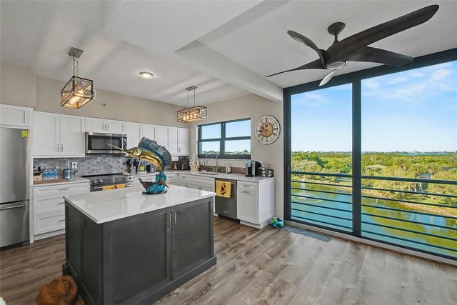 5408 EAGLES POINT CIRCLE 302, Sarasota, FL 34231
