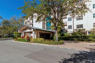 5408 EAGLES POINT CIRCLE 302, Sarasota, FL 34231