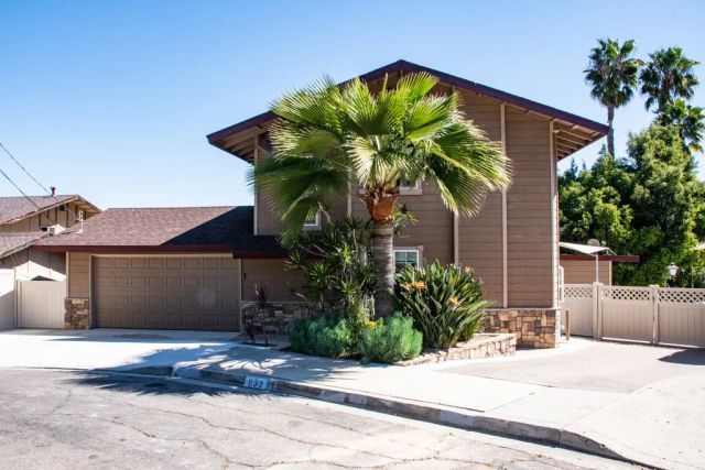 933 Eastside Rd, El Cajon, CA 92020
