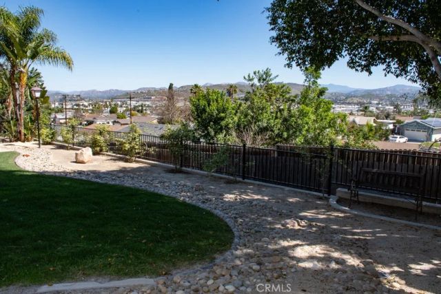 933 Eastside Rd, El Cajon, CA 92020