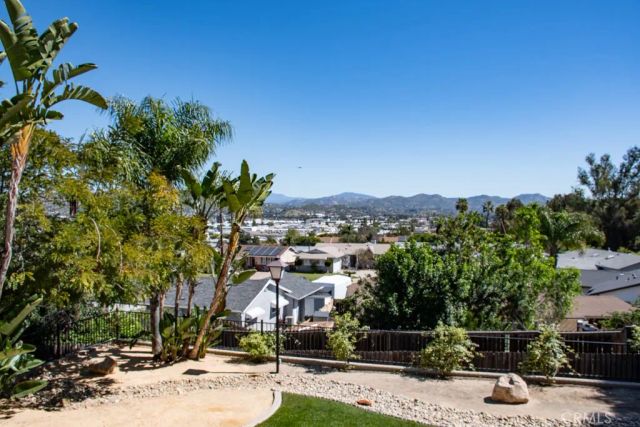 933 Eastside Rd, El Cajon, CA 92020