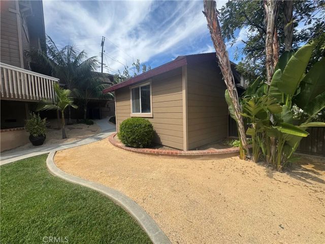 933 Eastside Rd, El Cajon, CA 92020
