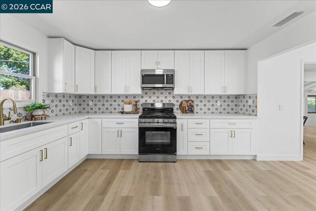2551 Carlsbad Ave, Sacramento, CA 95821