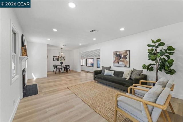 2551 Carlsbad Ave, Sacramento, CA 95821