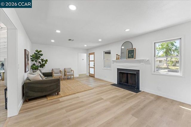 2551 Carlsbad Ave, Sacramento, CA 95821