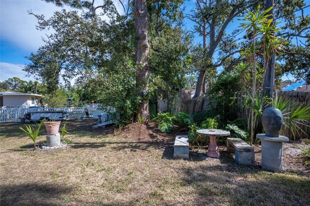 207 OBERLIN ROAD, Venice, FL 34293