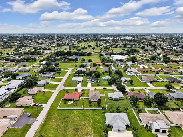 928 SE 5 Ct, Cape Coral, FL 33990