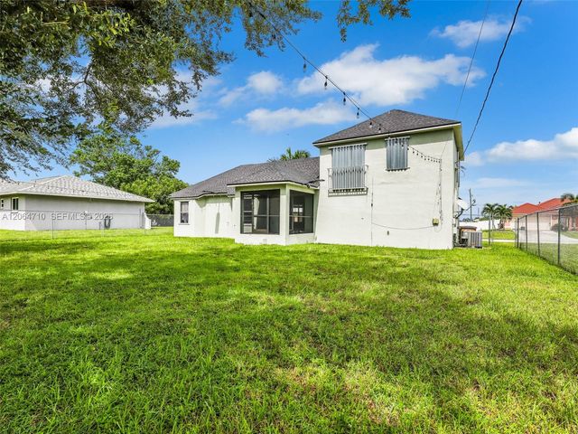 928 SE 5 Ct, Cape Coral, FL 33990