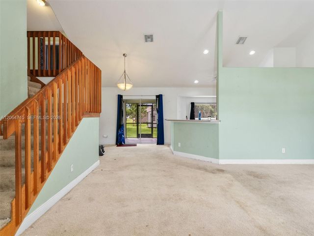 928 SE 5 Ct, Cape Coral, FL 33990