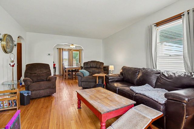 109 W Walker Street, Rolling Prairie, IN 46371