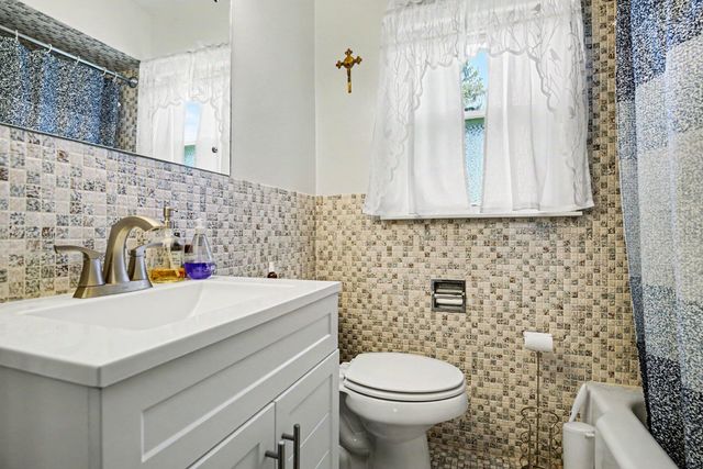 109 W Walker Street, Rolling Prairie, IN 46371