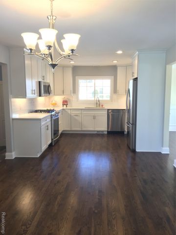 6858 Post Oak Drive, West Bloomfield Charter Township, MI 48322