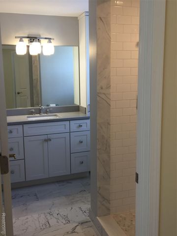 6858 Post Oak Drive, West Bloomfield Charter Township, MI 48322