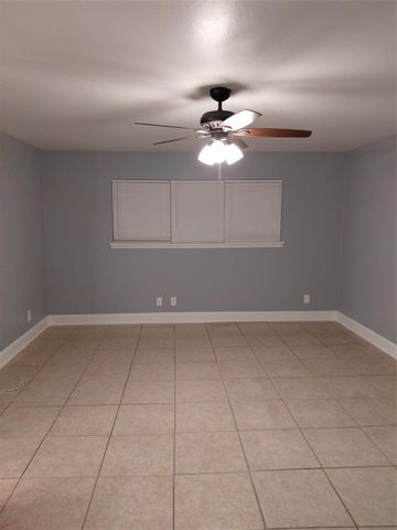 13150 Trail Hollow, Houston, TX 77079