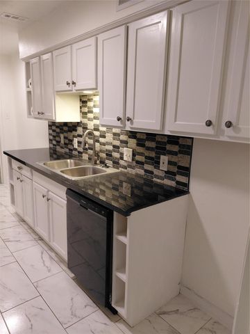 13150 Trail Hollow, Houston, TX 77079