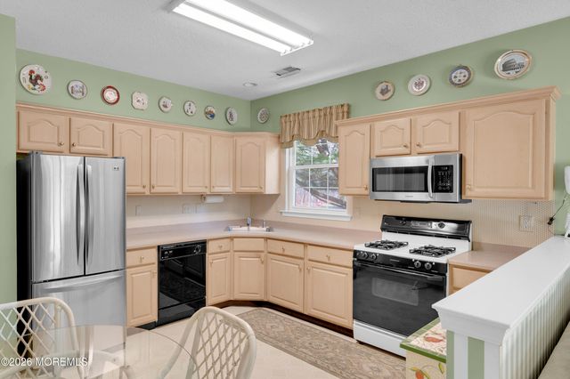 2 Spring Meadow Drive, Lakewood, NJ 08701