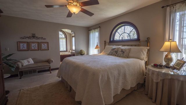 N4655 QUINTESSENCE COURT, New London, WI 54961
