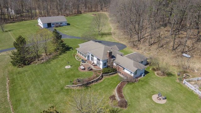N4655 QUINTESSENCE COURT, New London, WI 54961