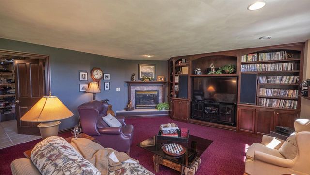 N4655 QUINTESSENCE COURT, New London, WI 54961