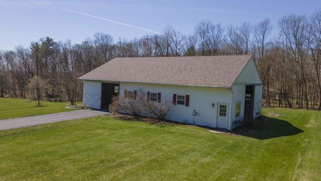 N4655 QUINTESSENCE COURT, New London, WI 54961