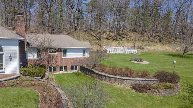 N4655 QUINTESSENCE COURT, New London, WI 54961